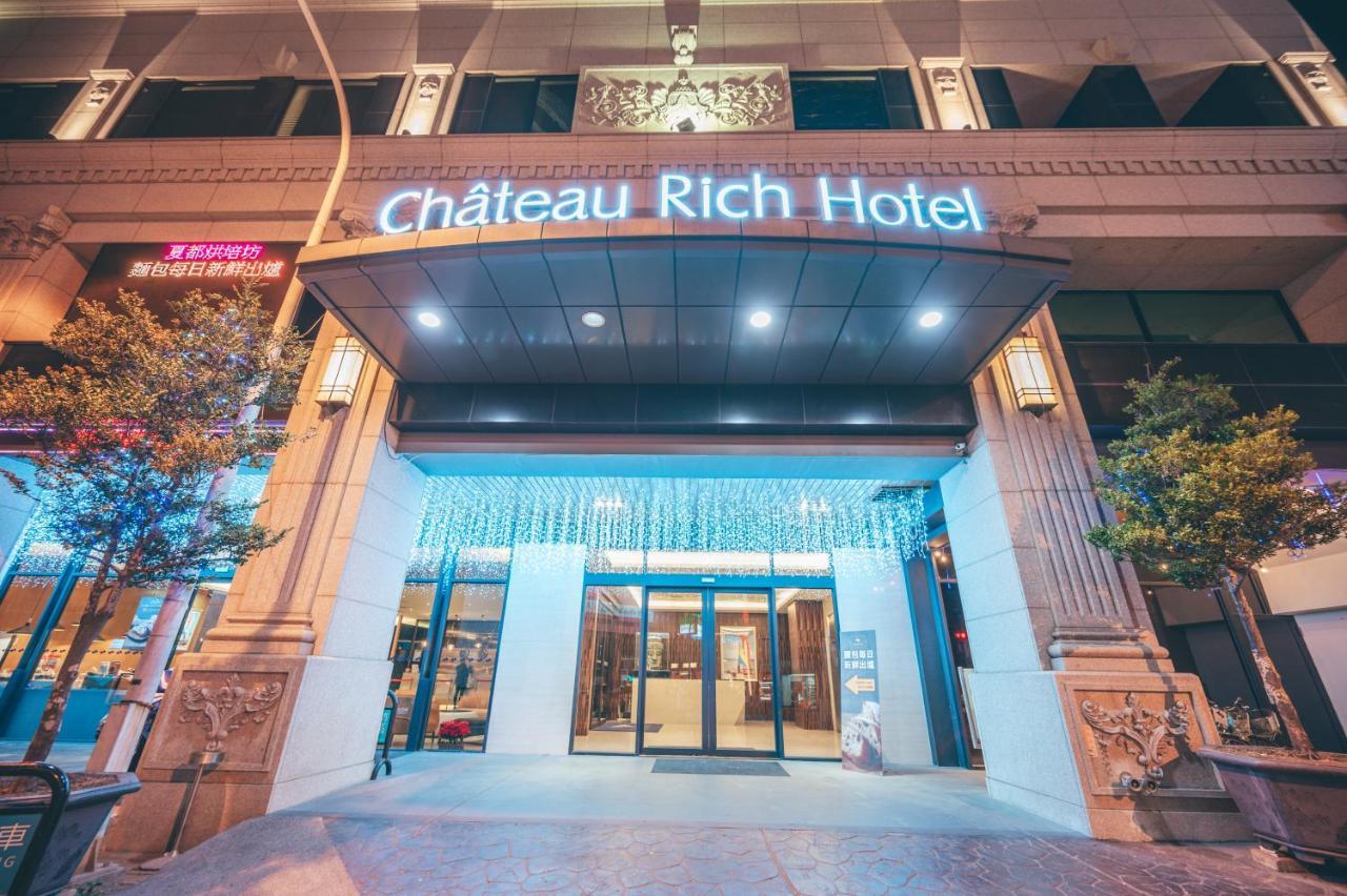Chateau-Rich Hotel Тайнан Екстериор снимка