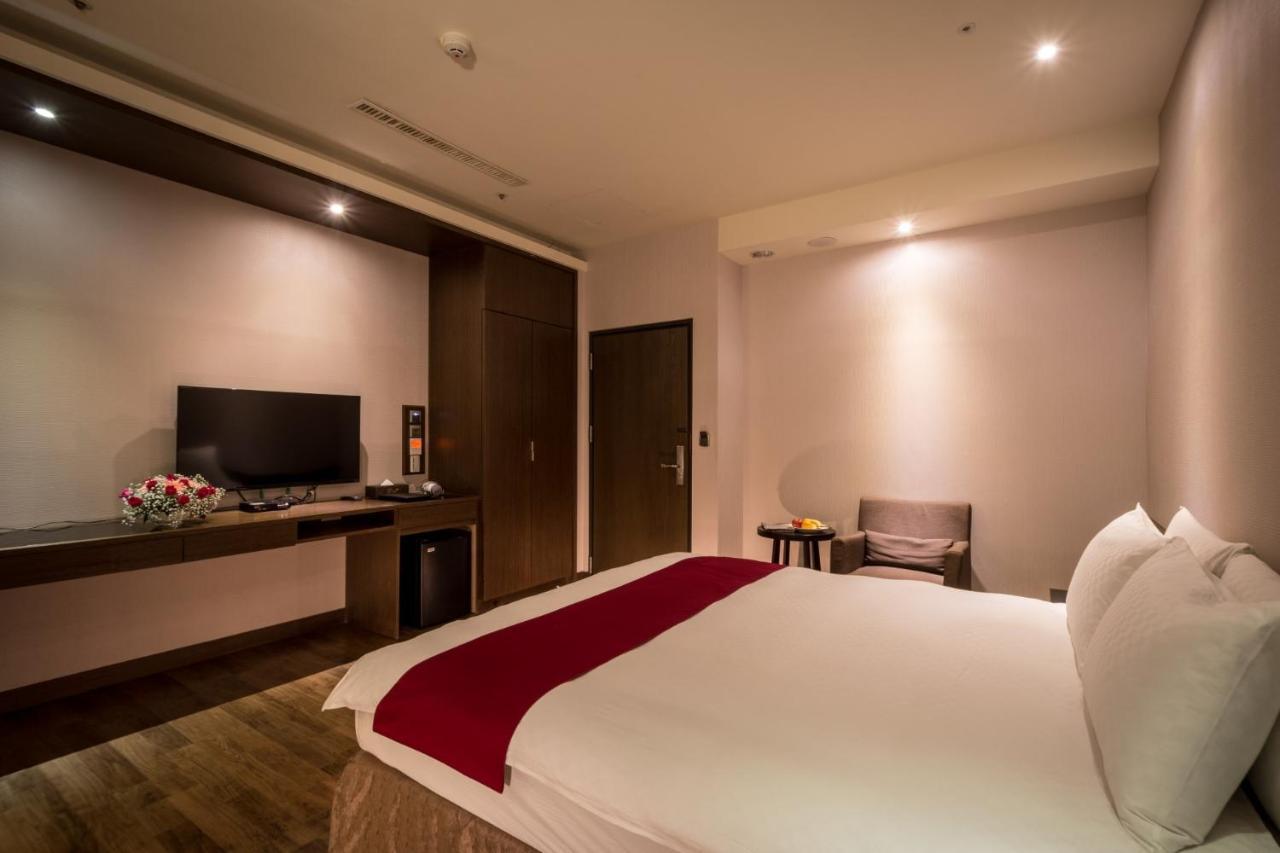 Jai Chateau Hotels & Hostels Тайнан Екстериор снимка