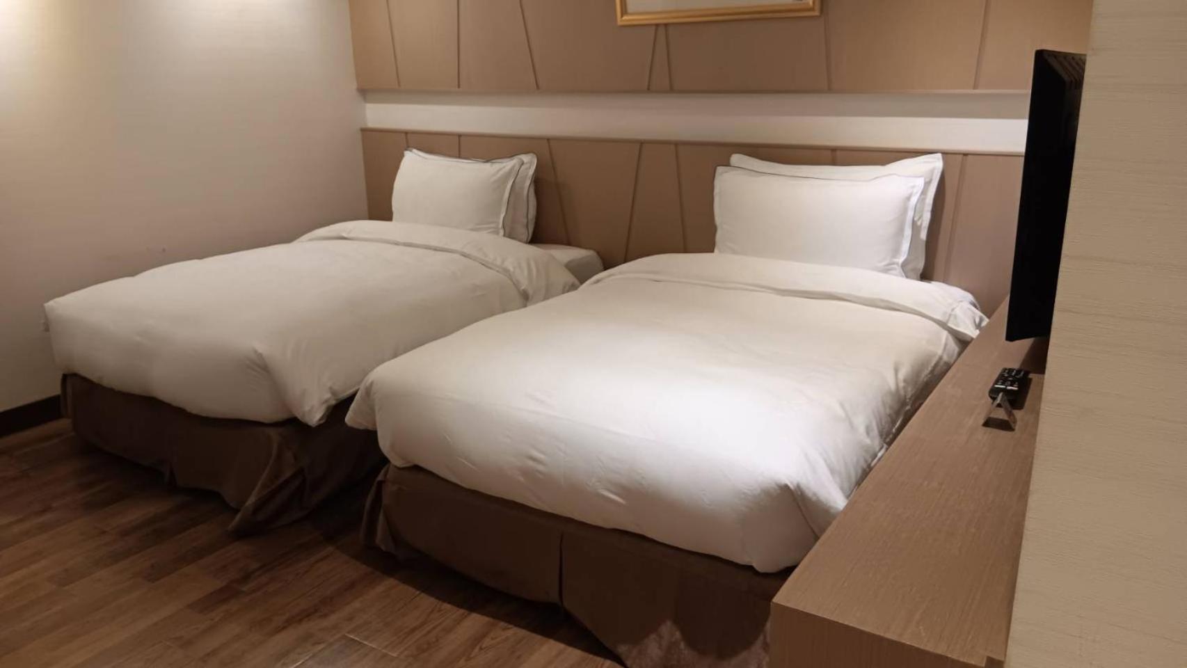 Jai Chateau Hotels & Hostels Тайнан Екстериор снимка